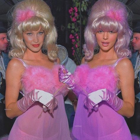 Kendall Jenner Halloween, Olivia Rink, Monica Rose, Kendall Jenner Instagram, The Best Halloween Costumes, Blonde Bangs, Celebrity Halloween Costumes, Austin Powers, White Blonde