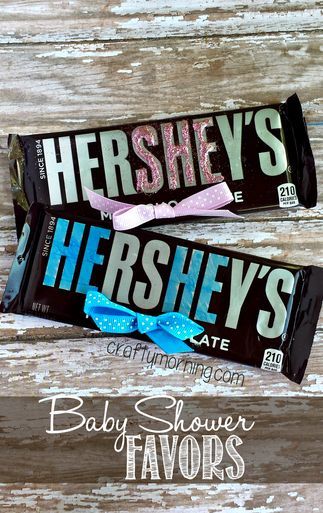 DIY Baby Shower Favors (Hershey's Chocolate Bars) #Gender Reveal Party | CraftyMorning.com #babyshower #babies #hersheyideas #genderevealparty #genderreveal #diybabyshowerideas Cheap Baby Shower Favors, Perlengkapan Bayi Diy, Baby Shower Favors Diy, Hershey Chocolate Bar, Hershey's Chocolate, Cheap Baby Shower, Baby Favors, Twins Baby Shower, Fiesta Baby Shower