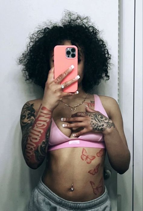 Aesthetic Girly Tattoos, Tatted Up Baddies, Tattoos For Black Skin Sleeve, Pretty Tattoos For Black Women, Pelvic Tattoo Women, Tatted Up Black Woman, Pink Ink Tattoo On Dark Skin, Hand Tatts For Woman, Girl Sleeve Tattoo Black Women