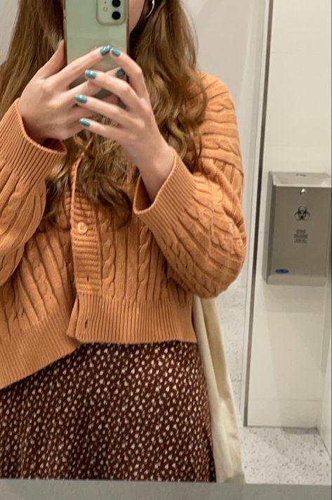 Orange Coquette Outfit, Orange Academia, Fall Outfits Orange, Acedamia Outfits, Orange Cardigan Outfit, Cardigan Outfit Aesthetic, Burnt Orange Cardigan, Academia Aesthetic Outfit, Nails Orange