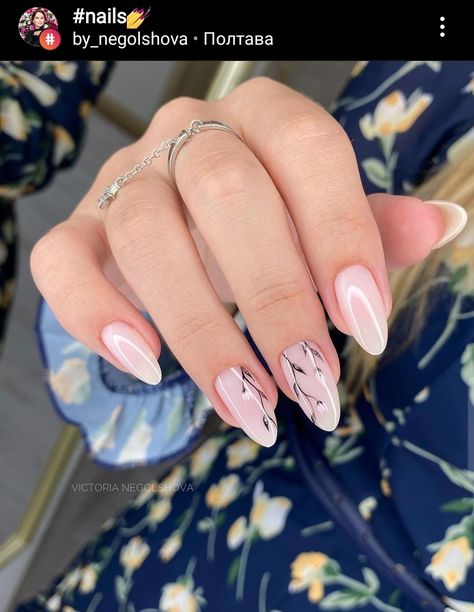 #almond #mani #pink #flowers Pale Pink Nails With Design, Silk Nails, Pale Pink Nails, Engagement Nails, Fancy Nails Designs, Almond Acrylic Nails, Shellac Nails, Neutral Nails, Elegant Nails