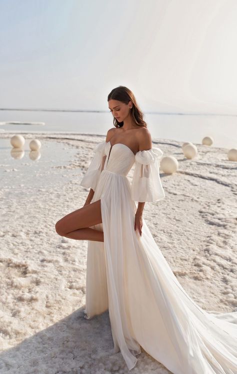 Island Wedding Dresses, Beachy Wedding Dress, Lee Grebenau, Lee Petra Grebenau, Beachy Dresses, Wedding Gown Inspiration, Romance Wedding, Minimalist Wedding Dresses, Stunning Wedding Dresses