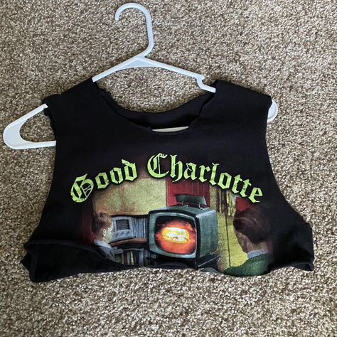 Suuuper cropped Good Charolette band tee! This was a... - Depop Crop Band Tee, Cropped Band Tee, Good Charlotte, Biker Shorts Outfit, Club Fits, Green Crop Top, Band T Shirts, Shorts Outfit, Emo Grunge