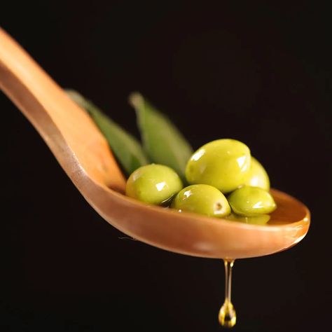 Olive Oil and Extra Virgin Olive Oil: Unpacking the Differences Do you know the distinction between olive oil and extra virgin olive oil? If you are seeking innovation in your culinary endeavors, it is essential to understand the differences. This article delves into the production process, quality, taste, and culinary uses of these two popular oils. By the end, you will hopefully have a newfound … Olive Oil and Extra Virgin Olive Oil: Unpacking the Differences Read More » https://vist.ly/b Uses Of Olive Oil, Olive Oil Uses, Virgin Olive Oil, Extra Virgin, Kitchen Hacks, Extra Virgin Olive Oil, Production Process, Olive Oil, Food Photography