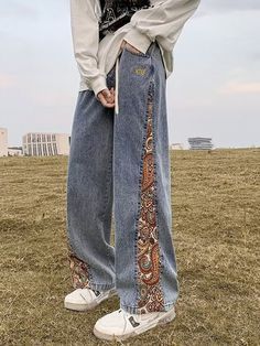 Diy Sew Clothes, Diy Wide Leg Jeans, Diy Jean Top, Old Pants Diy, Upcycle Jeans Refashioning, Make Pants Longer, Jeans Customization, Jeans Diy Ideas, Horseshoe Jeans