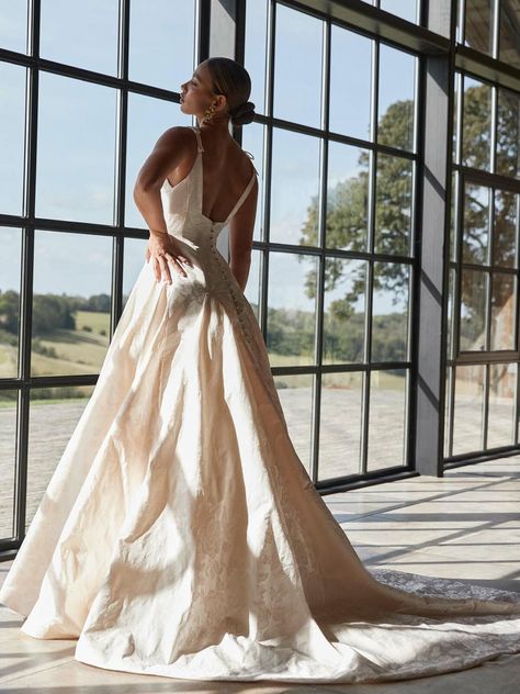 Bella - Sassi Holford Square Neck Wedding Dress, Sassi Holford, Bridal Designers, Neck Wedding Dress, Belle Dress, Wedding Dress Couture, Luxury Bridal, Couture Gowns, Wedding Dress Shopping