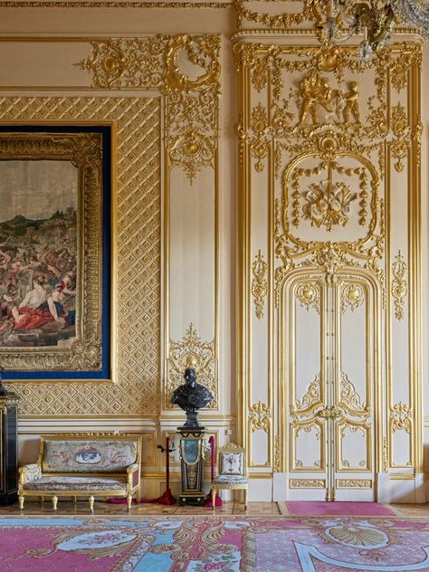 Windsor Castle Aesthetic, Inside Of Castle, Windsor Castle Interior, Inside Windsor Castle, Royal Room, Oc Reference, Royal Collection Trust, Silver Furniture, Official Residence