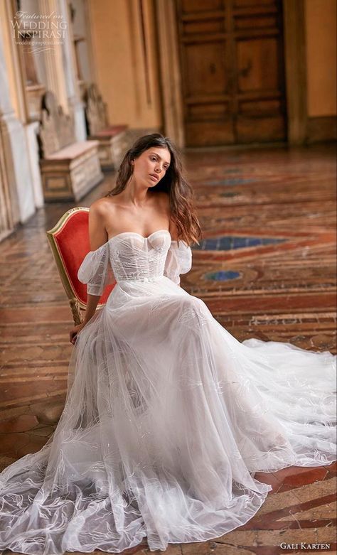 Bustier Wedding Dress With Sleeves, Romantic Corset Wedding Dress, Tulle Off The Shoulder Wedding Dress, Off The Shoulder A Line Wedding Dress, Romantic Off The Shoulder Wedding Dress, A Line Strapless Wedding Dress, Bustier Wedding Dress, Gali Karten, Wedding Dress Off The Shoulder