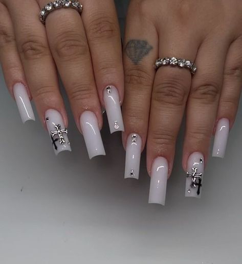 Crosses Nail Designs, Nail Ideas With Cross Charms, Medium Square Acrylic Nails With Charms, White Nails With Cross Design, White Nails With Cross Charm, White Square Acrylic Nails With Design, White Cross Nails, Cross Nails Design, White Square Nail Designs