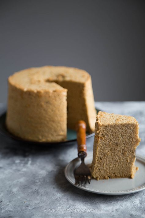 Coffee Chiffon Cake, Coffee Sponge Cake Recipe, Mocha Sponge Cake Recipe, Mocha Chiffon Cake Recipe, Coffee Chiffon Cake Recipe, Morning Tea Ideas, Coffee Sponge Cake, Fluffy Coffee, Chiffon Cake Recipe