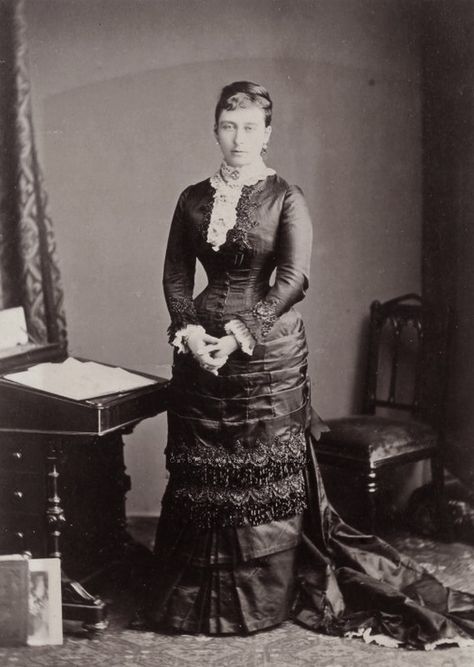 Princess Victoria Melita of  Edinburgh, later Grand Duchess of Hesse and Grand Duchess Victoria Feodorovna of Russia. Early... Alice Of Hesse, Queen Victoria's Daughters, Victoria's Children, German Royal Family, Royal Families Of Europe, Antique Doll Dress, Princess Alice, European Royalty, Victorian Clothing