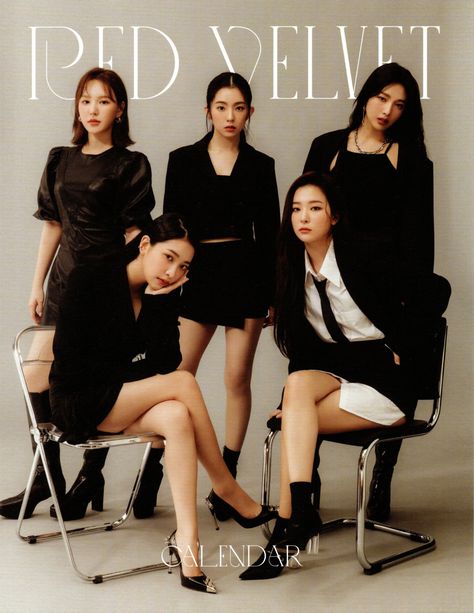 6 People Photoshoot, Podcast Shoot, Fashion Publication, Group Shoot, Yearbook Photoshoot, Cd Idea, Group Photo Poses, Red Velvet Photoshoot, Group Picture Poses