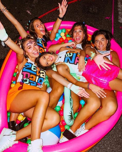 Music Festival Bid Day Theme, Festival Sorority Theme, Lollapalooza Bid Day, Zeta Tau Alpha Bid Day Themes, Rave Sorority Theme, Palooza Bid Day Theme, Lollapalooza Birthday Party, Lollapalooza Themed Party, Lollapalooza Party Theme