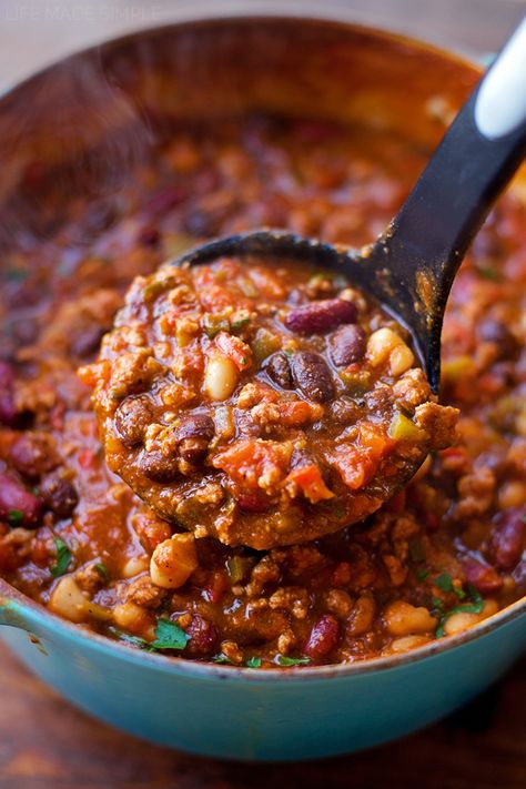 Pumpkin Chili Recipe Crockpot, Pumpkin Chili Healthy, One Pot Pumpkin Chili, Pumpkin Chili Turkey, Pumpkin Chili Slow Cooker, No Bean Pumpkin Chili, Turkey Sweet Potato Pumpkin Chili, Fall Stew, Pumpkin Chilli