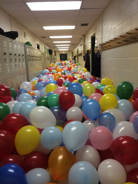 Best Senior Prank Grad Pranks, Prank Aesthetic, Senior Prank Ideas, Senior Year Pranks, Best Senior Pranks, Digital Marketing Portfolio, Chaos Aesthetic, Social Media Manager Content, Prank Ideas