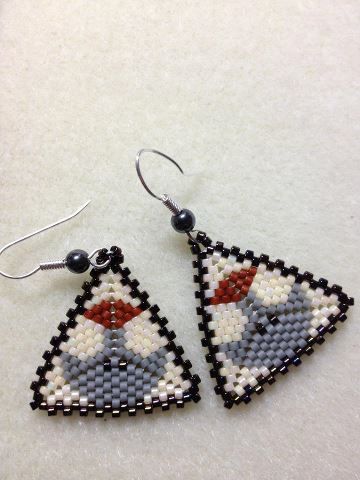 Inuit made beaded earrings by Marilyn Mesher Inuit Beaded Earrings, Inuit Beading, Inuit Earrings, Inuit Jewelry, Beading Indigenous, Fringe Earrings Diy, Beautiful Beaded Earring, Beaded Earring, Brick Stitch Pattern