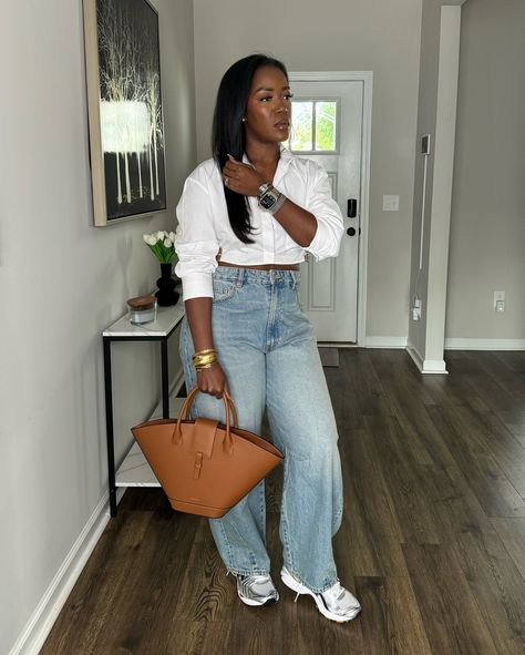 ~Recap of the OOTD~ Swipe to see the look styled with sneakers as well! Watch the previous reel for step by step details! 🤍🤎 . 📌Shop exact and similar options on my @shop.ltk page linked in my bio. . ✨What I’m wearing: *Top and jeans: @zara. Style # 3152/007 and style # 3607/025. *Bag: @paris64world (gifted) *Sneakers: @asics via @stockx *Heels: @ninewest *Necklace: vintage Chanel from consignment shop *Bracelets and Apple watchband: @amazonfashion (linked on LTK) . . . . . . #theglamcorri... Casual Sneakers Outfit, Sneakers Outfit Casual, Sneaker Outfits Women, Zara Style, Top And Jeans, Jeans Outfit Women, Outfit 2023, Grown Women, Summer Outfit Ideas