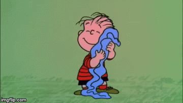 Linus dancing with his blanket./lisa Peanut Cartoon, Linus Charlie Brown, Linus Peanuts, Snoopy Videos, Linus Blanket, Snoopy Gif, Linus Van Pelt, Peanuts Comic Strip, Tom Y Jerry