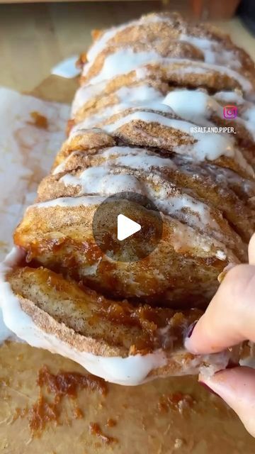 Tasty Tales Haven | Food Page on Instagram: "Get cozy with this Pumpkin Cinnamon Pull-Apart Bread that’s basically autumn in every bite! Soft, gooey layers packed with spiced pumpkin goodness, cinnamon, and a hint of sugar—all baked into pull-apart perfection.🎃🍞🍂✨  You’ll need:  - Can of biscuits - 1 cup sugar - 1 tbsp cinnamon - 1 tsp pumpkin pie spice - 1/2 cup pumpkin puree  - 1 stick of butter melted.  Instructions: - Open the biscuits, and split in half so there are now 16 biscuit portions. - mix the sugar, cinnamon, & pumpkin spice in a shallow bowl, and melt the butter into another bowl. - Add pumpkin puree to separate bowl and add in 1-2 tbsp of the cinnamon sugar mixture to combine.  - Dip each piece of biscuit in the butter, and then the cinnamon sugar until full coated. - Sta Pumpkin Pull Apart Bread With Biscuits, Pumpkin Pull Apart Bread, Cinnamon Pull Apart, Cinnamon Pull Apart Bread, Cinnamon Pumpkin, Muffin Bread, Sugar Pumpkin, Spiced Pumpkin, Pull Apart Bread