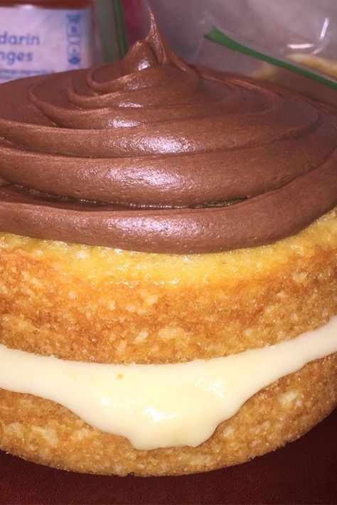 Looking for cake recipes? Try making this easy custard cake filling. You will love cooking this homemade custard to bake the best cakes for an easy dessert. Easy Cake Filling, Custard Cake Filling Recipe, Custard Cake Filling, Cream Filling Recipe, Cream Filled Donuts, Easy Custard, Cake Filling Recipes, Cake Filling, Lemon Curd Recipe