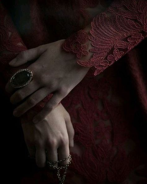 Cruel Beauty, Gothic Culture, Lizzie Hearts, Crimson Peak, Mary Stuart, Cersei Lannister, Natalie Dormer, Penny Dreadful, Six Of Crows