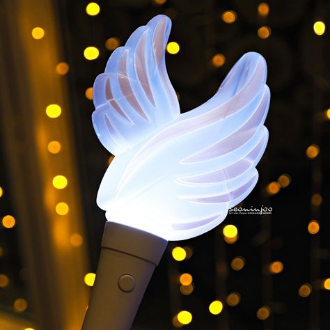 AOA Aoa Lightstick, Lightsticks Kpop, Lightstick Ideas, Kpop Lightsticks, Lightstick Kpop, Kpop Lightstick, Stage Equipment, Dream Music, Light Stick