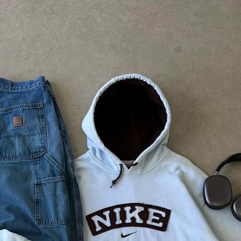 Ez-T Vintage on Instagram: "DROP IS LIVE NOW! 🤎

Here’s a Vintage NIKE Hoodie Outfit Inspiration 🫶🏼☁️

Now available at eztvintage.com
(Link in bio) 

Follow for more vintage clothing content, outfit Inspos, and more! 🧎🏻

#fashion#vintage#outfitinspiration#outfitideas" Hoodie Vintage Nike, Nike Hoodie Outfit, Vintage Nike Hoodie, Live Now, Hoodie Outfit, Nike Hoodie, Fashion Vintage, Live In The Now, Vintage Nike