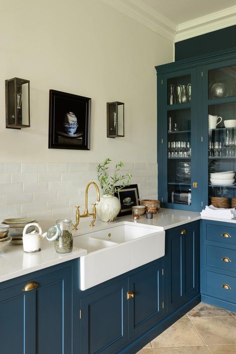 England Kitchen, New England Kitchen, Dark Blue Kitchens, Devol Kitchens, Blue Kitchen Cabinets, Blue Cabinets, Family Kitchen, Kitchen Worktop, Kitchen Color