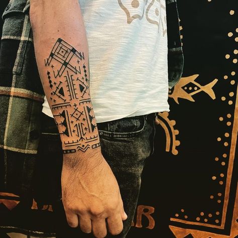 Eastern Tattoos, Berber Tattoo, Sacred Tattoo, H Tattoo, Tattoos Men, B Tattoo, Hand Poke, Line Work Tattoo, Stick And Poke