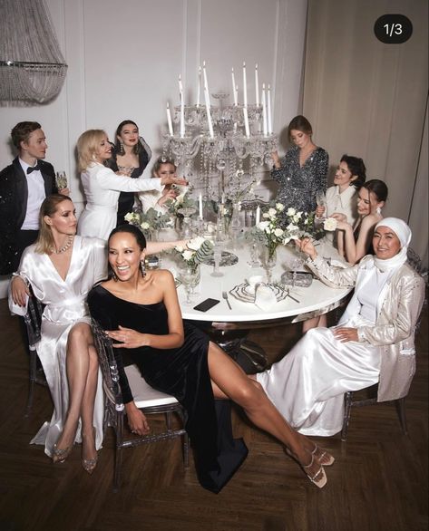 Royal Dinner Party, Family Party Photography, Bachelorette Party Old Money, Dinner Party Photoshoot, Rich People Party, White Dress Code Party, Fancy Dinner Party Outfit, Elegant Party Aesthetic, Old Money Bachelorette Party