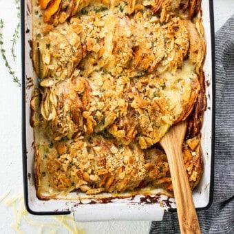 Cheesy Sweet Potatoe Au Gratin Recipe - Fit Foodie Finds Sweet Potato Au Gratin, Sliced Sweet Potatoes, Potato Au Gratin, Au Gratin Potato Recipes, Freeze Sweet Potatoes, Au Gratin Recipes, Fit Foodie Finds, Healthy Thanksgiving Recipes, Potatoes Au Gratin