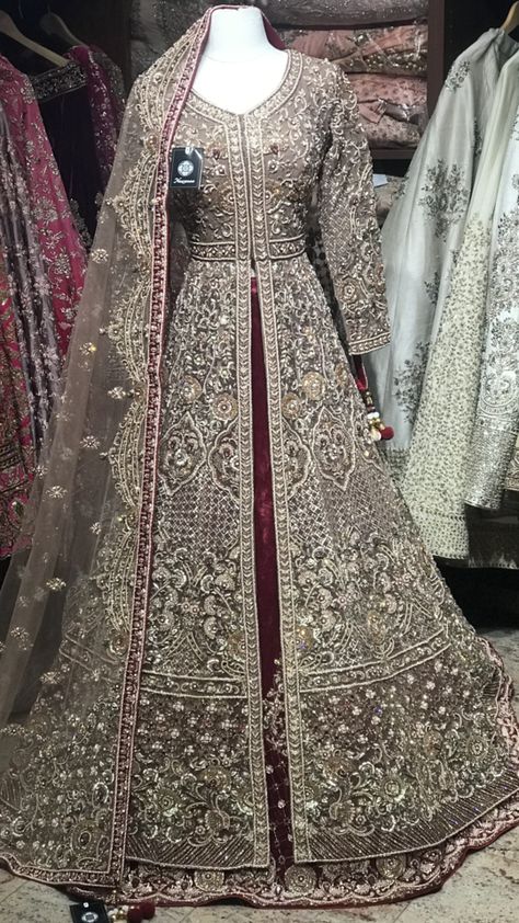 Red Bridal Dress, Wedding Lehenga Designs, Indian Wedding Outfit, Bridal Lehenga Collection, Latest Bridal Dresses, Bridal Dresses Pakistan, Pakistani Wedding Outfits, Beautiful Pakistani Dresses, Indian Bridal Dress