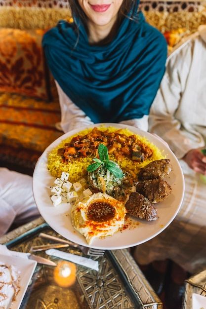 Moroccan Food Recipes, Food Ramadan, Ramadan Arabic, Ramadan Food, Moroccan Recipes, Ramadan 2024, Restaurant Ad, Islamic Ramadan, Photo Woman