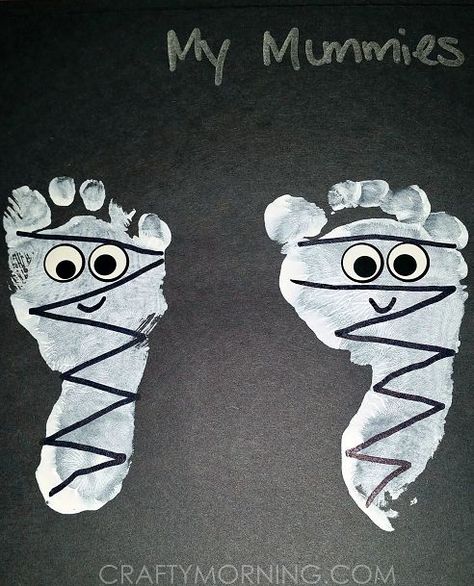 Footprint Mummies (Kids Halloween Craft) - Crafty Morning Crafty Morning, Halloween Infantil, October Crafts, Baby Art Projects, Footprint Crafts, Carte Halloween, Halloween Arts And Crafts, Halloween Preschool, Footprint Art