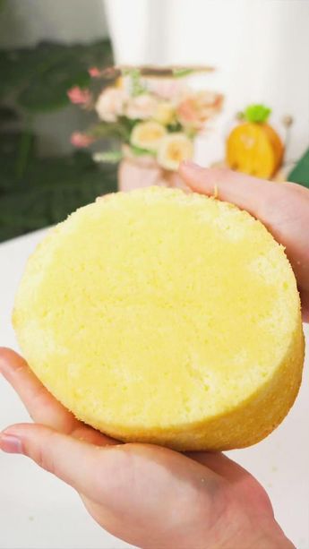 Here's a quick way to share a delicious sponge cake today. It's soft, delicate, and bursting with flavor. Chinese Sponge Cake Recipe, Chinese Sponge Cake, Easy Sponge Cake Recipe, Soft Sponge Cake, Chinese Dessert Recipe, Cake Flour Recipe, Resipi Kek, Sponge Cake Recipe, Cake Recipes Easy Homemade