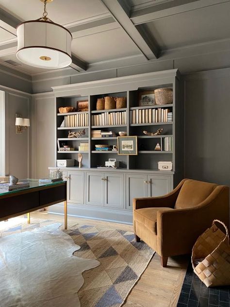 Interior Home Styles, Grey Office Ideas, Masculine Home Office, Masculine Office, Chicago Interiors, Home Office Decorating Ideas, Home Office Design Ideas, Office Design Ideas, Grey Office