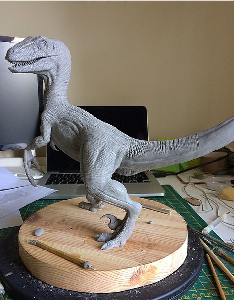 Dinasour Sculpture, Clay Velociraptor, Dinosaur Clay Sculpture, Dino Sculpture, Clay Dinosaur, Dinosaur Sculpture, Blue Jurassic World, Alien Makeup, Art Alien