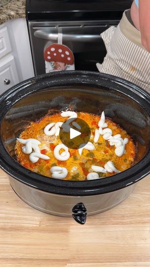 261K views · 397 reactions | Crockpot dinner kids love | slow cooker, dinner | Crockpot dinner kids love

Kiera J makes her daughters favorite Frito Pie in the Slow Cooker

This video was produced by Kiera J and Network Media, LLC | By Kiera's Southern Cooking | Alright, y'all. We're taking
just a little bag of regular Fritos. We're creating one
layer on the bottom of our Crockpot and we're going to
save the rest for later. Don't worry about it. I got here some
Wendy's chili in a can. Fingers not included. We're going to
get us both cans and we're just going to pour it right on top
of these Fritos down here at the bottom and y'all, I don't
know about you but I love me some Frito's with some chili.
Whoo. I cannot wait to share this with y'all. Second can,
Wendy's chili. So, a little chili, Chili Frito Pie, Dinner Kids Love, Chili Frito, New Mom Meals, Wendy's Chili, Dinner Kids, Seafood Salad Pasta, Dinner Crockpot, Frito Pie