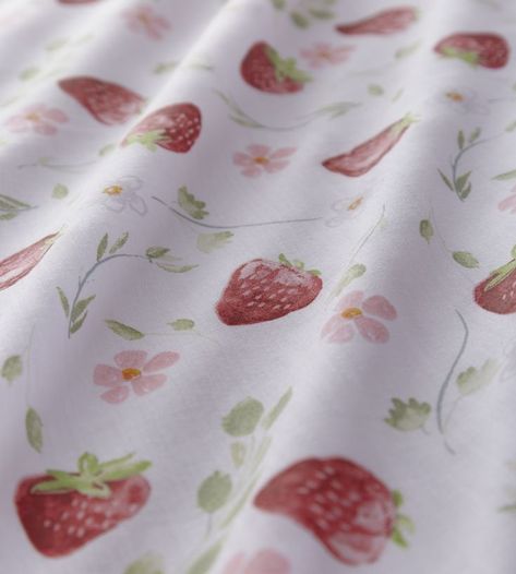 Strawberry Beds, Pastel Gingham, Cottagecore Home, Reversible Bedding, Luxury Duvet Covers, Floral Duvet Cover, Floral Duvet, Single Duvet Cover, Duvet Cover Pattern