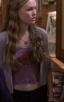 Kat Stanford, Julia Stiles 90s, Kat Stratford Outfit, Kat Stratford, 2000s Girl, Julia Stiles, Costume Inspo, Special Clothes, Inspo Board