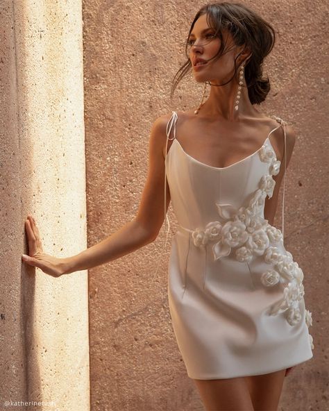 Most Pinned Wedding Dresses: 10 Best Options Among The Bride Short White Dress Wedding, Short Wedding Dresses, Spaghetti Strap Wedding Dress, Dress Date Night, Wedding Dresses With Straps, Wedding Dress Fabrics, Date Night Dresses, Floral Bridal, Short Wedding Dress