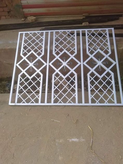 Main Gate Upper Grill Design, Iron Window Grill Simple, Modern Windows Design, Windows Grill Design, Window Grill Ideas, Home Grill Design, Windows Grill, Iron Window Grill, Modern Window Design