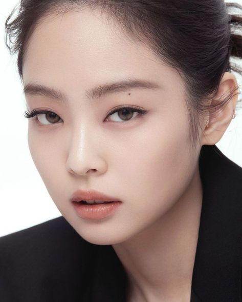 Dark Eye Circles, Cushion Foundation, Black Cushions, Jennie Kim Blackpink, Makati, Blackpink Photos, Blackpink Fashion, Korean Makeup, Blackpink Jennie