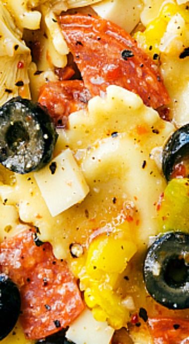 Cold Ravioli Salad, Ravioli Pasta Salad Recipes, Italian Ravioli Pasta Salad, Mini Ravioli Pasta Salad, Ravioli Salad Recipes, Cold Ravioli Pasta Salad, Ravioli Salad Cold, Ravioli Sides Dishes, Ravioli Pasta Salad