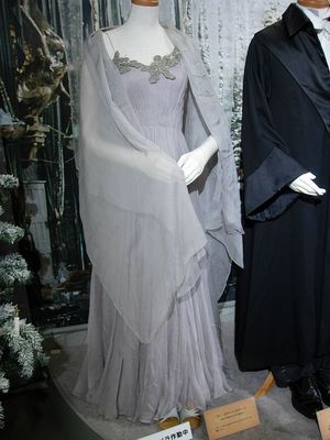 Fleur Delacour Fleur Delacour Dress, Fleur Delacour Yule Ball Dress, Fleur Delacour Yule Ball, Fleur Delacour Inspired Outfit, Harry Potter Wedding Dress, Legacies Outfits, Yule Ball Outfits, Wizard Fashion, Yule Ball Dress