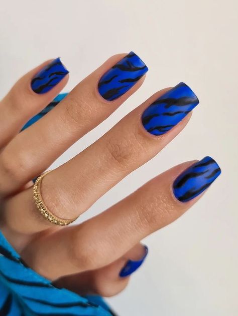 Royal Blue Nails: 45+ Popular Designs and Ideas Royal Blue Nail Polish, Black And Blue Nails, Royal Blue Nails Designs, Nail Art Bleu, Royals Nails, Diy Nail Art Tools, Blue Ombre Nails, Royal Blue Nails, Dark Blue Nails