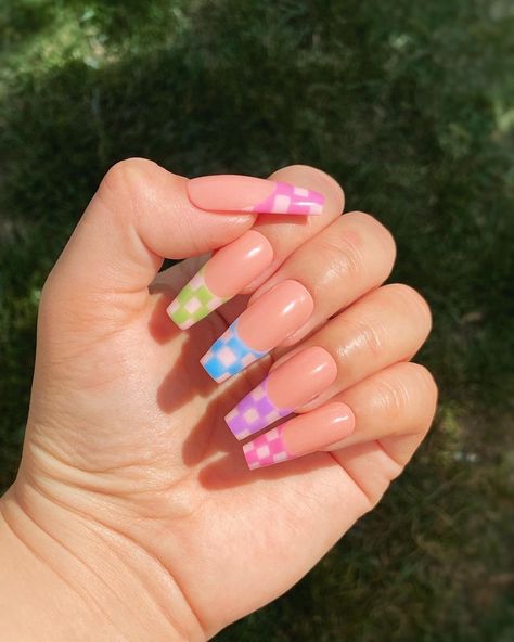 Checkered French Nails, Pink Checkered French Tip Nails, Checkered Tip Nails, Rainbow Checkered Nails, Pink Nails Checkered, Purple Checkered Nails, Checkered French Tip Nails, Pink Checkered Nails, Native Nails