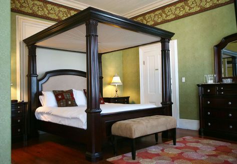 20 Beautiful Four Poster Bed Designs 4 Poster Bed Canopy, Princess Bedroom Set, Bed Canopy With Lights, King Size Canopy Bed, King Size Bed Designs, Modern Canopy Bed, Queen Canopy Bed, 4 Poster Beds, Hudson Furniture