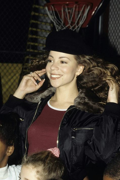 Mariah Carey 1994, Carey Nails, Mariah Carey Outfits, Maria Carey, Mariah Carey 1990, Mariah Carey 90s, Throwback Pic, Party In New York, Cameron Diaz