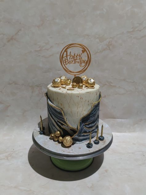 Luxury Cake For Men, 30th Cake, Cake Design For Men, Gold Leaf Cakes, Men's Birthday, Tall Cake, 30 Cake, Luxury Cake, Elegant Birthday Cakes